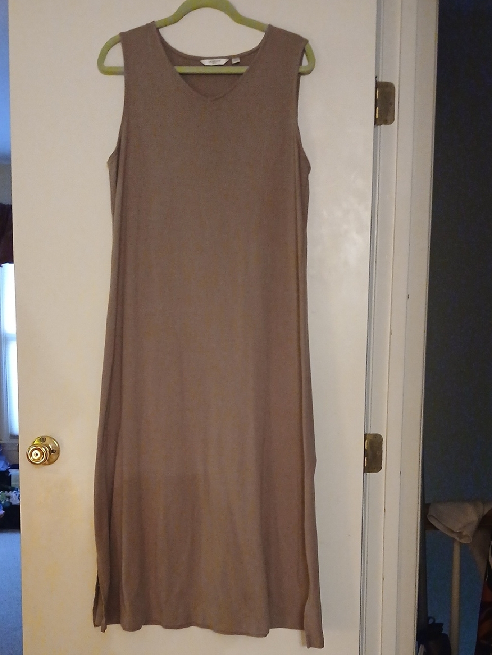 Liz Claiborne Sleeveless V-Neck Dress in Taupe